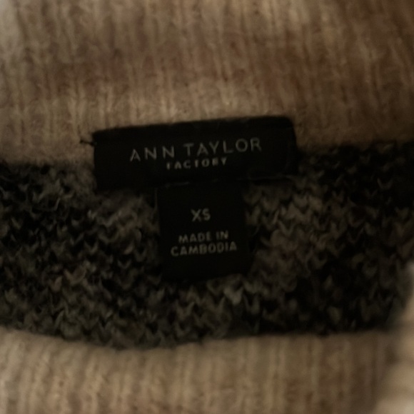 Leopard mock neck sweater - Picture 4 of 4